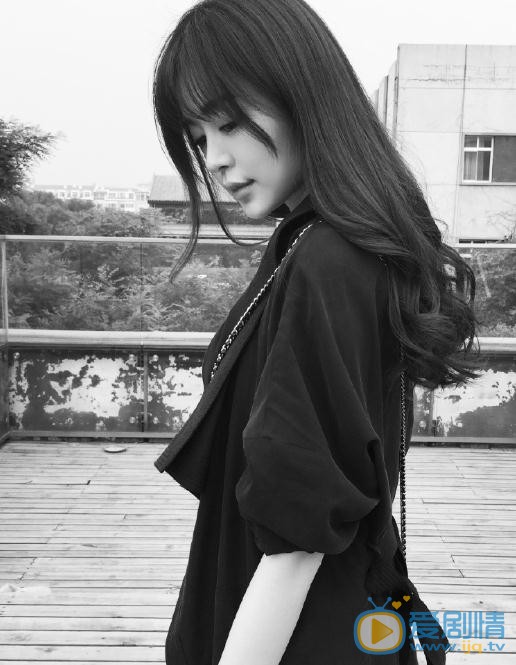 赵多娜黑白写真 赵多娜高清写真_赵多娜高清剧照
