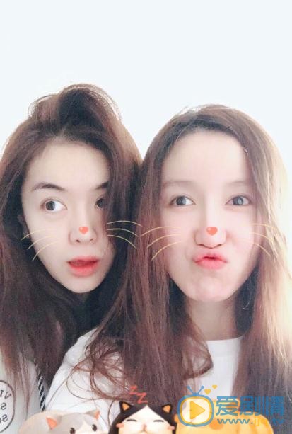 赵多娜与人合照 赵多娜高清写真_赵多娜高清剧照