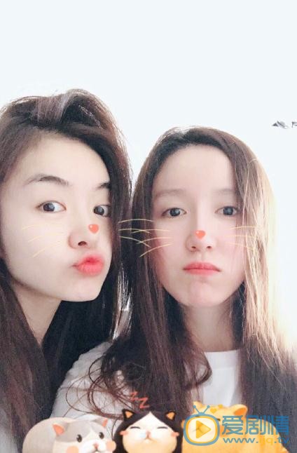 赵多娜与人合照 赵多娜高清写真_赵多娜高清剧照