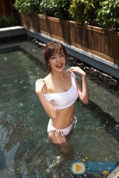 赵多娜比基尼写真 赵多娜高清写真_赵多娜高清剧照