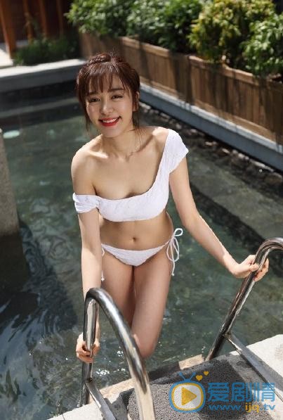 赵多娜比基尼写真 赵多娜高清写真_赵多娜高清剧照