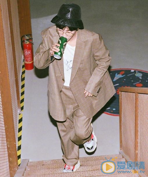 韩火火街拍写真 韩火火高清写真_韩火火高清剧照
