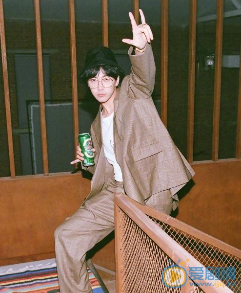 韩火火街拍写真 韩火火高清写真_韩火火高清剧照