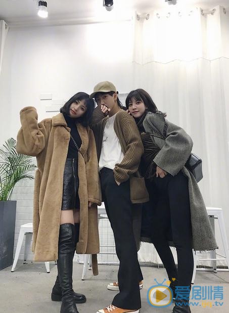 韩火火与人合照 韩火火高清写真_韩火火高清剧照