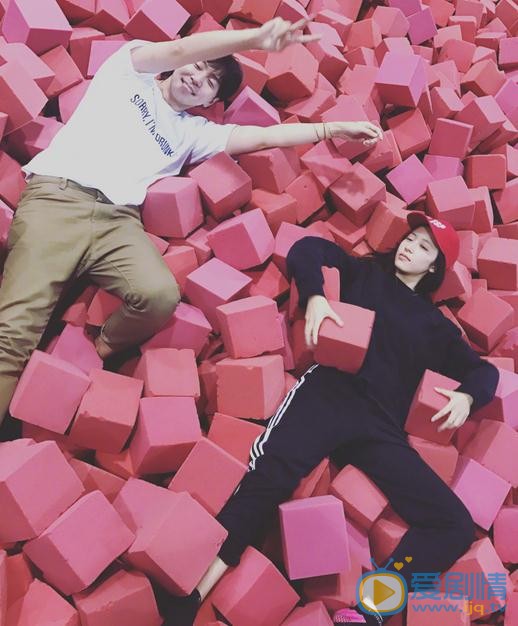 韩火火与人合照 韩火火高清写真_韩火火高清剧照