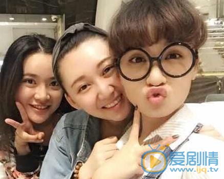 刘倩文与人合照 刘倩文高清写真_刘倩文高清剧照