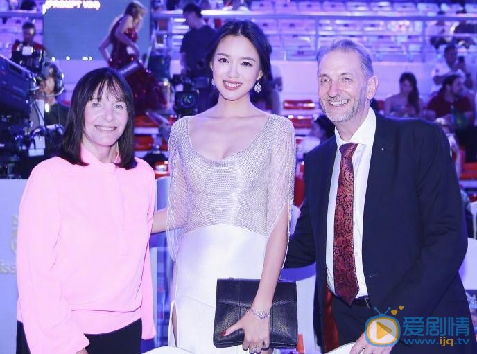 张梓琳与人合照 张梓琳高清写真_张梓琳高清剧照