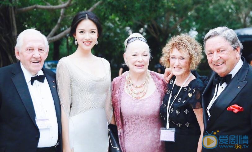 张梓琳与人合照 张梓琳高清写真_张梓琳高清剧照