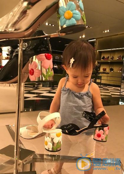 张梓琳女儿照 张梓琳高清写真_张梓琳高清剧照