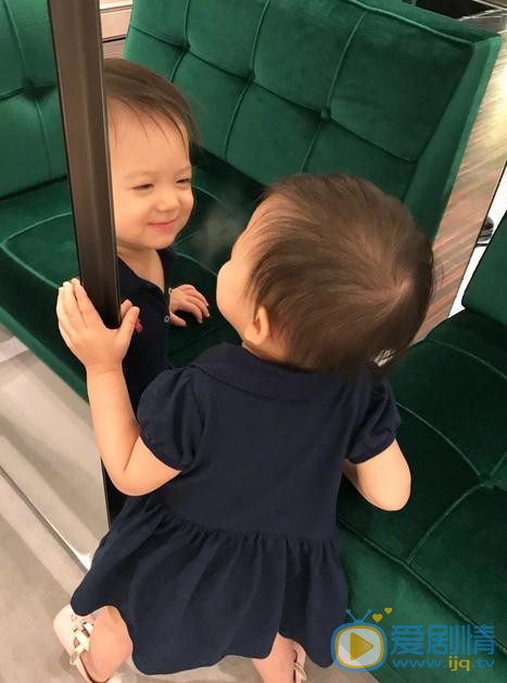 张梓琳女儿照 张梓琳高清写真_张梓琳高清剧照