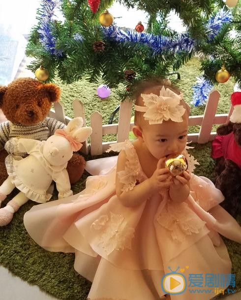 张梓琳女儿照 张梓琳高清写真_张梓琳高清剧照