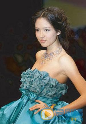张梓琳T台照 张梓琳高清写真_张梓琳高清剧照