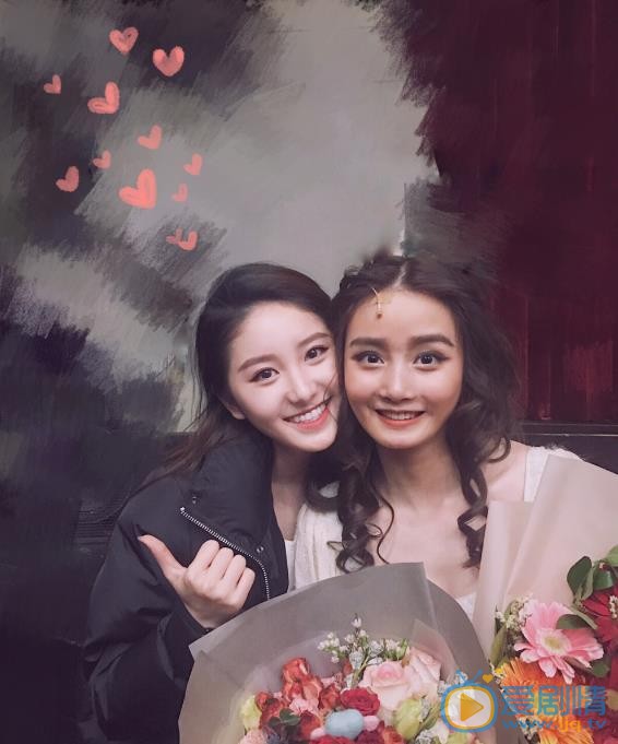 严尚嘉朋友合照 严尚嘉朋友合照