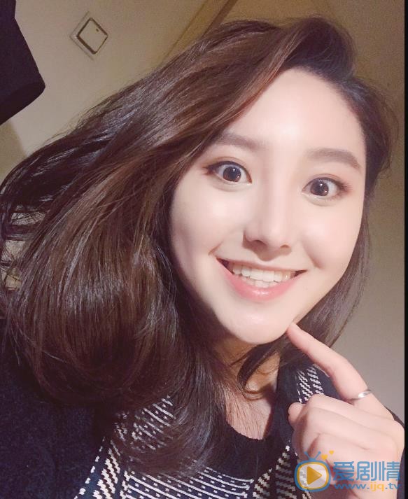 严尚嘉卖萌表情包 严尚嘉高清写真_严尚嘉高清剧照