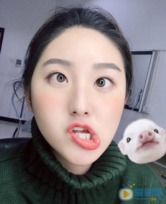 严尚嘉卖萌表情包 严尚嘉高清写真_严尚嘉高清剧照