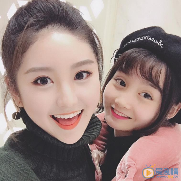 严尚嘉朋友合照 严尚嘉高清写真_严尚嘉高清剧照