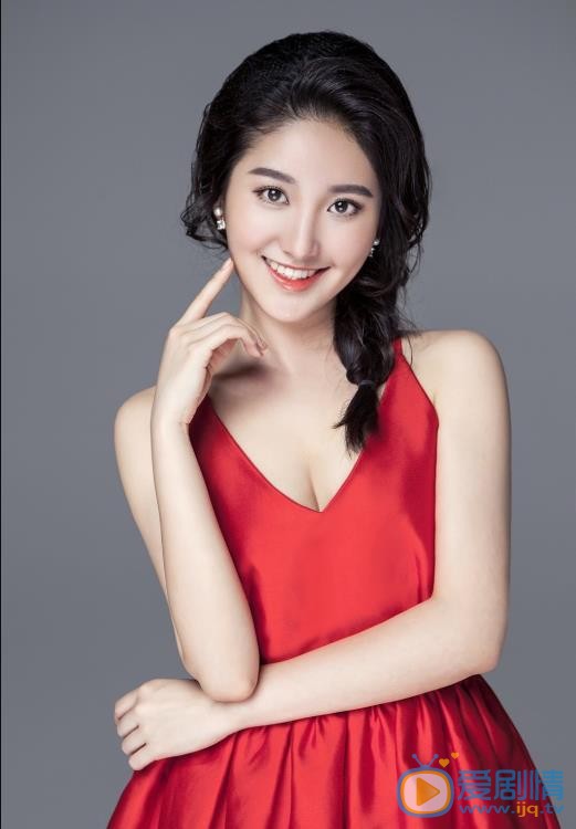 严尚嘉甜美写真