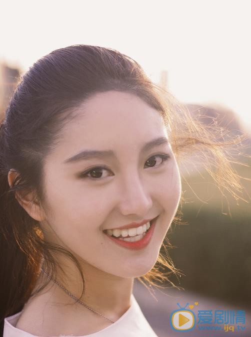 严尚嘉甜美写真 严尚嘉高清写真_严尚嘉高清剧照