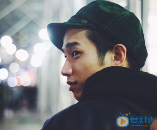 刘以豪与人合照 刘以豪高清写真_刘以豪高清剧照