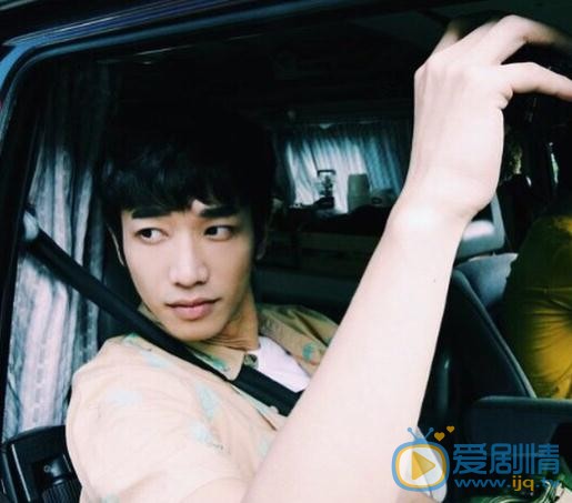 刘以豪生活照 刘以豪高清写真_刘以豪高清剧照