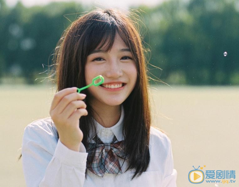 费沁源制服写真 费沁源高清写真_费沁源高清剧照