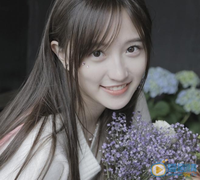 费沁源花儿写真 费沁源高清写真_费沁源高清剧照