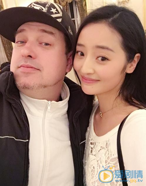 秦雪与人合照 秦雪高清写真_秦雪高清剧照