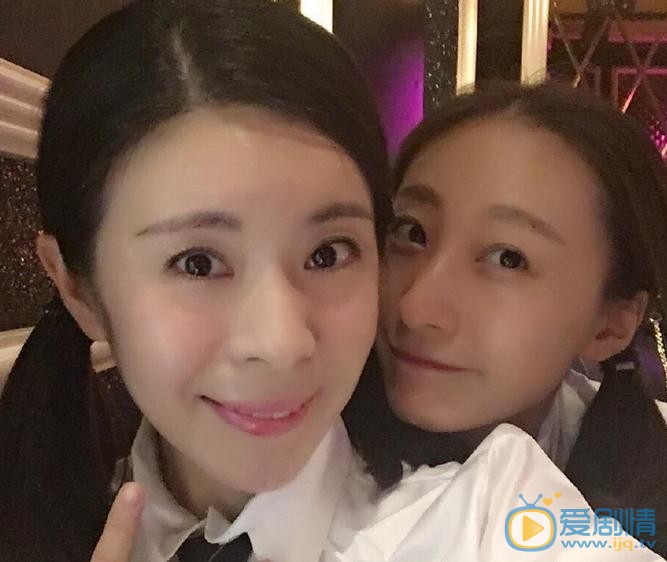 李蓓蕾与人合照 李蓓蕾高清写真_李蓓蕾高清剧照