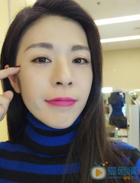 李蓓蕾与人合照 李蓓蕾高清写真_李蓓蕾高清剧照