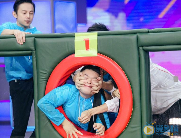 杜海涛《快乐大本营》主持照 杜海涛高清写真_杜海涛高清剧照