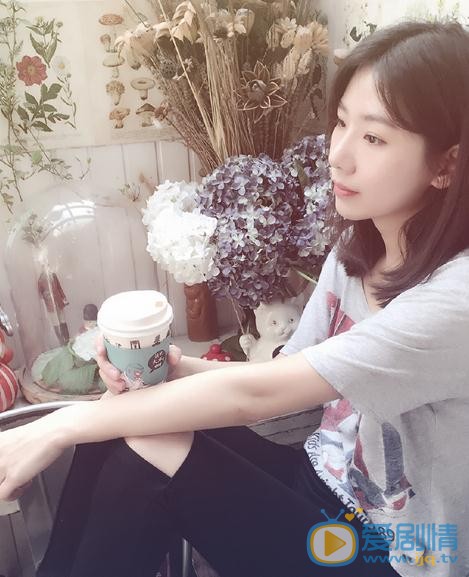 芦菲生活照 芦菲高清写真_芦菲高清剧照