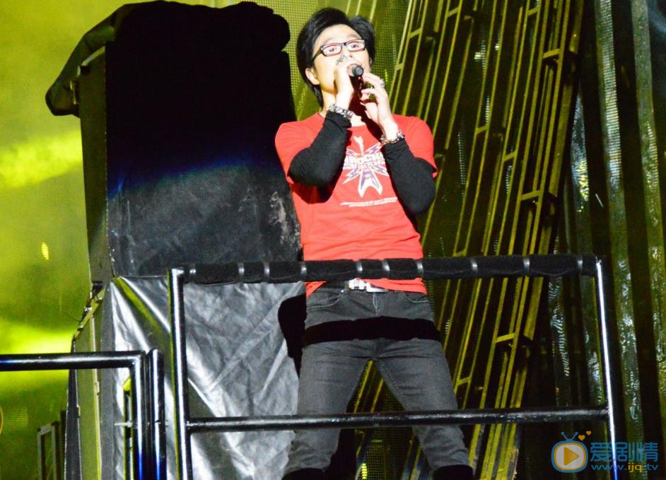 汪峰演唱会大片 汪峰高清写真_汪峰高清剧照