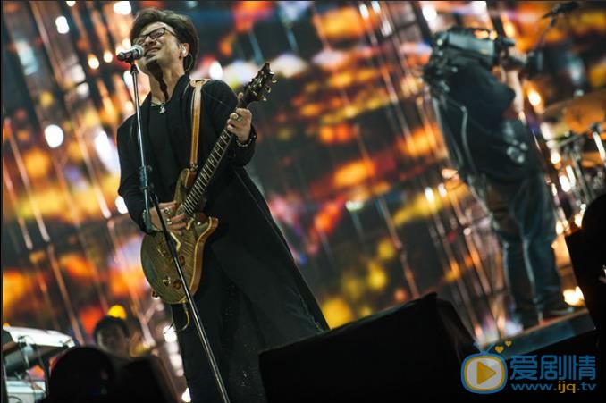 汪峰演唱会大片 汪峰高清写真_汪峰高清剧照