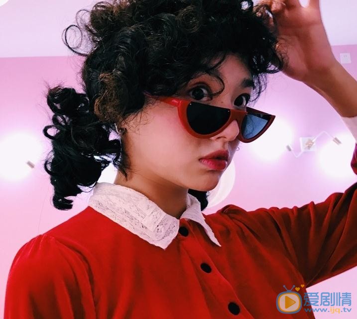 潘美烨红色写真 潘美烨高清写真_潘美烨高清剧照