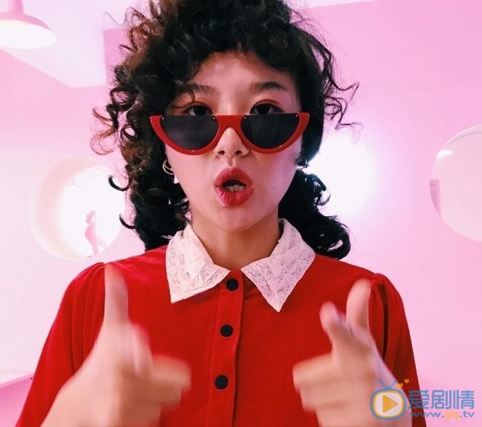 潘美烨红色写真 潘美烨高清写真_潘美烨高清剧照