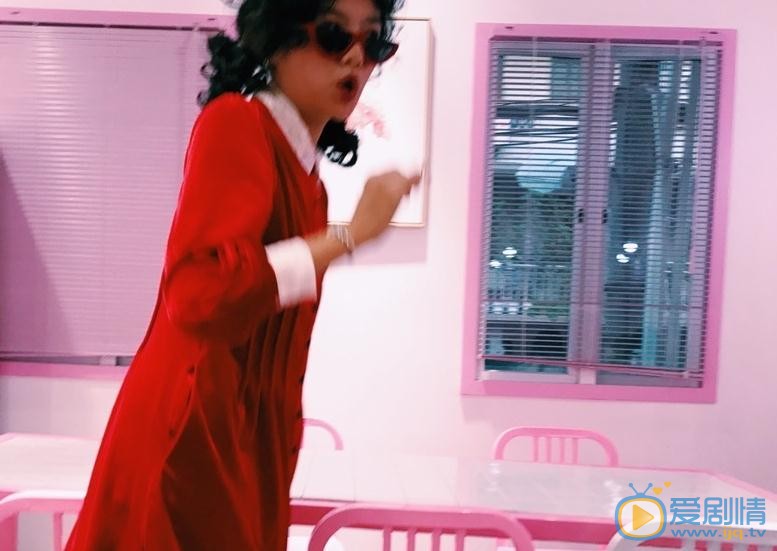 潘美烨红色写真 潘美烨高清写真_潘美烨高清剧照