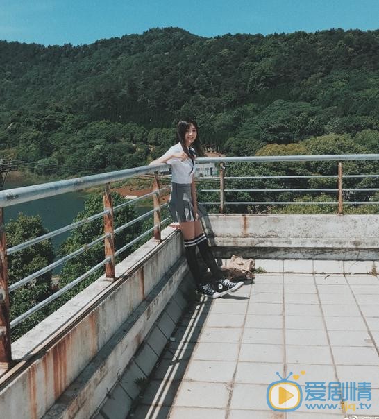 潘美烨制服写真 潘美烨高清写真_潘美烨高清剧照