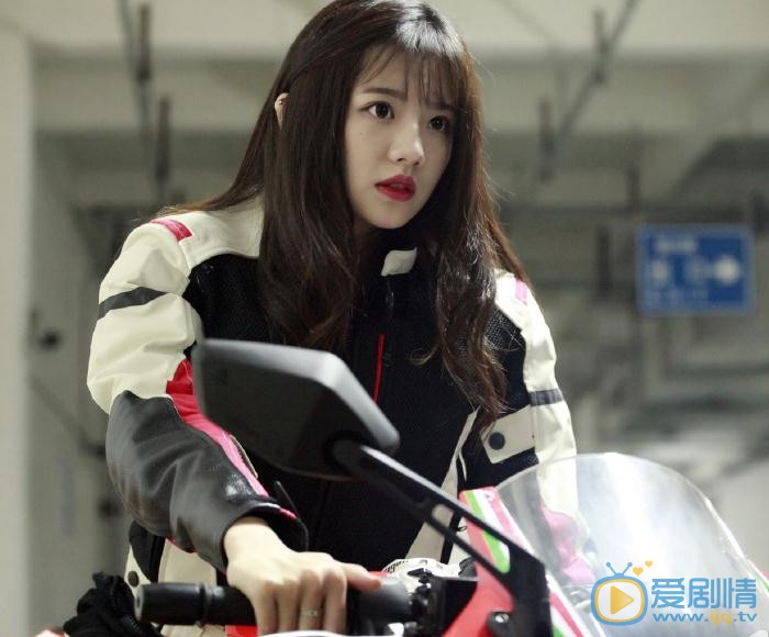 潘美烨机车写真 潘美烨高清写真_潘美烨高清剧照