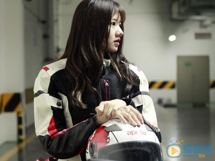 潘美烨机车写真 潘美烨高清写真_潘美烨高清剧照