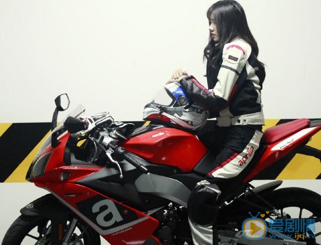 潘美烨机车写真 潘美烨高清写真_潘美烨高清剧照