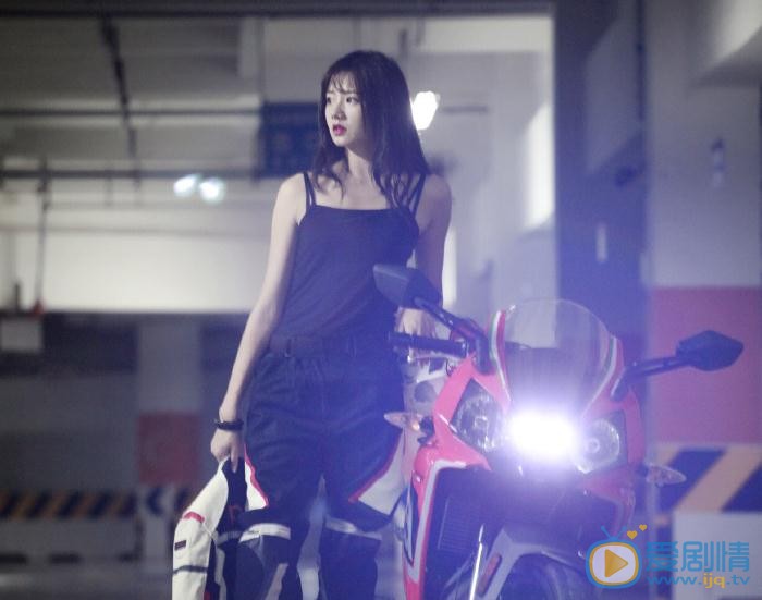 潘美烨机车写真 潘美烨高清写真_潘美烨高清剧照
