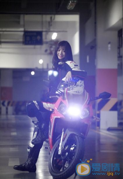潘美烨机车写真 潘美烨高清写真_潘美烨高清剧照