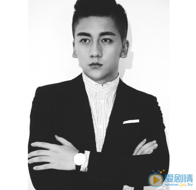 康磊西装绅士照 康磊高清写真_康磊高清剧照