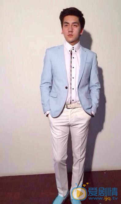 康磊西装绅士照 康磊高清写真_康磊高清剧照