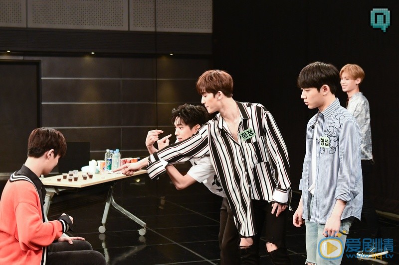 黄明昊演唱会写真 黄明昊高清写真_黄明昊高清剧照