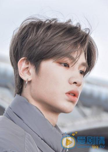 黄明昊个人写真 黄明昊高清写真_黄明昊高清剧照