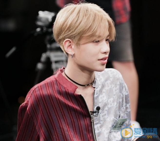 黄明昊演唱会写真 黄明昊高清写真_黄明昊高清剧照