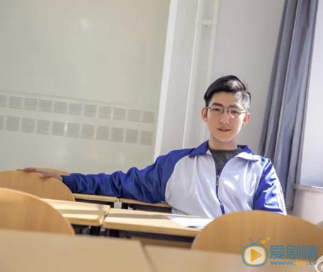 张皓伦校园写真 张皓伦高清写真_张皓伦高清剧照