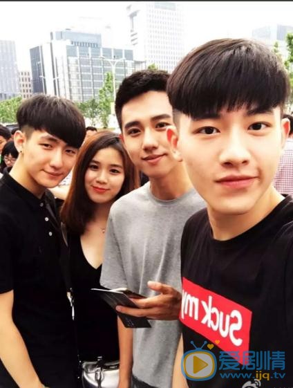 张皓伦街拍写真 张皓伦高清写真_张皓伦高清剧照