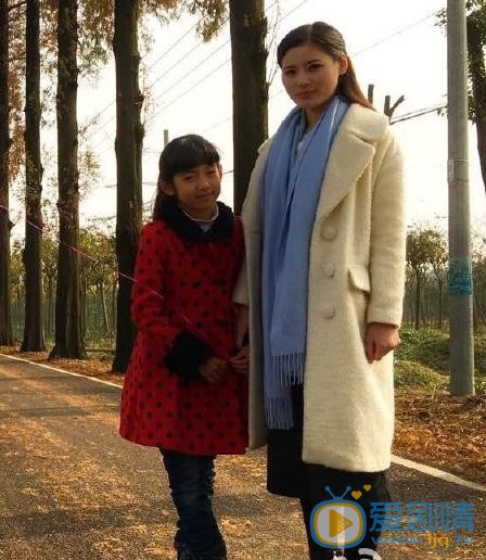 黄婧纯与人合照 黄婧纯高清写真_黄婧纯高清剧照